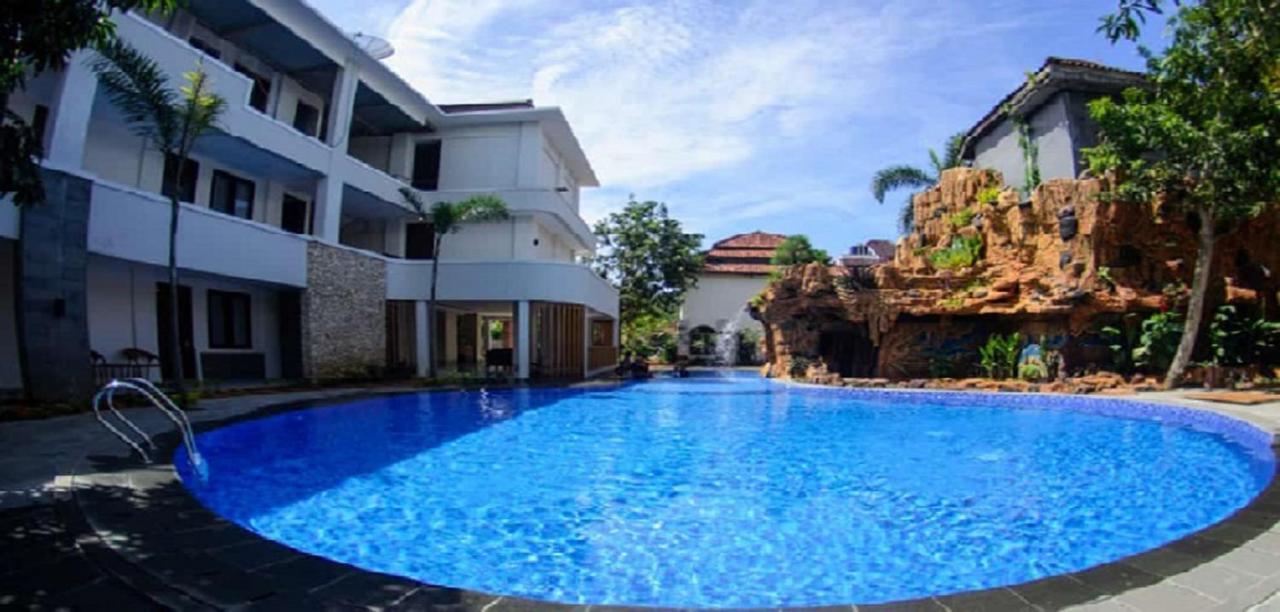 Long Beach Hotel Pangandaran Luaran gambar